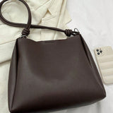 Τσάντα tote με πιέτες ως λεπτομέρεια